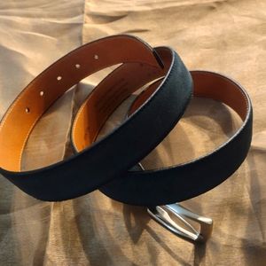 Joseph Abboud navy suede men's belt. Size 40. New with tags.